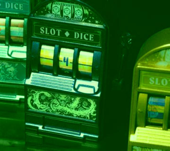 Gold Line Dice slot machine