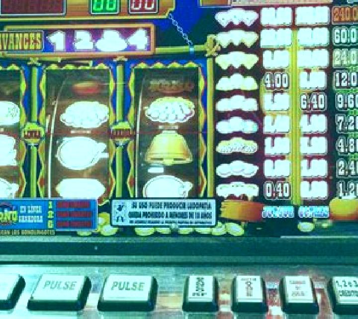 Golden Idol (R. Franco) slot machine