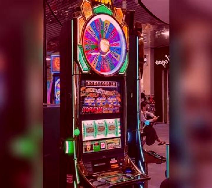 Golden Lion: Wheel of Fortune slot machine