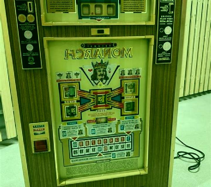 Golden Monarch slot machine