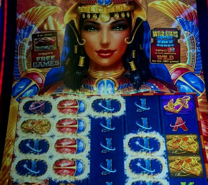 Golden Scarab slot machine