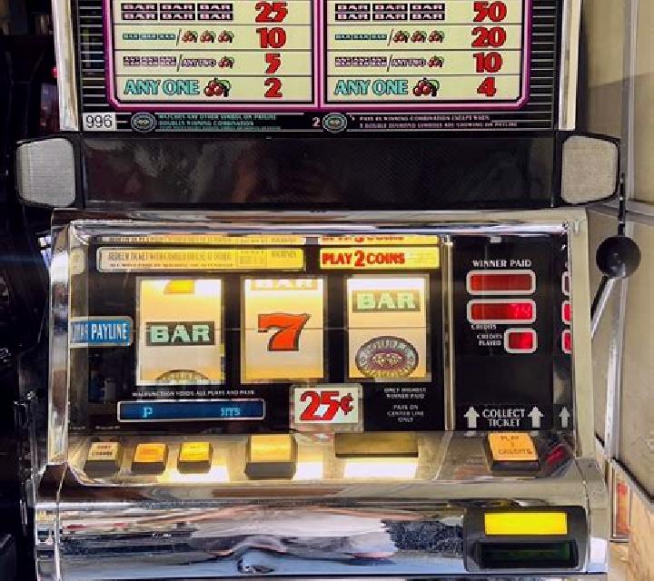 Gorgeous Diamond slot machine