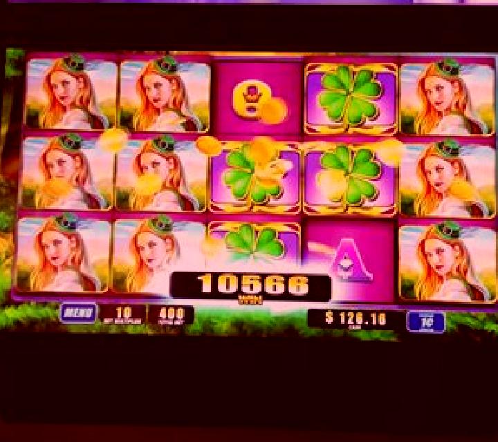 Goth Ladies slot machine