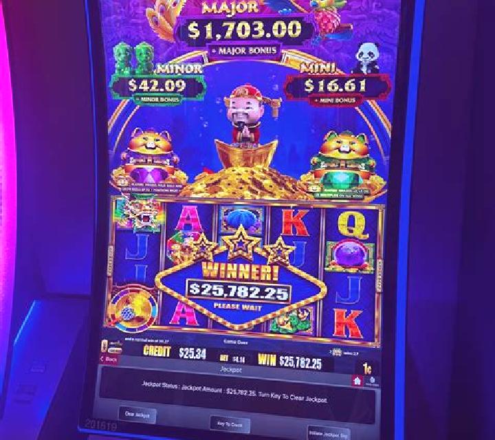 Grand Chicago slot machine