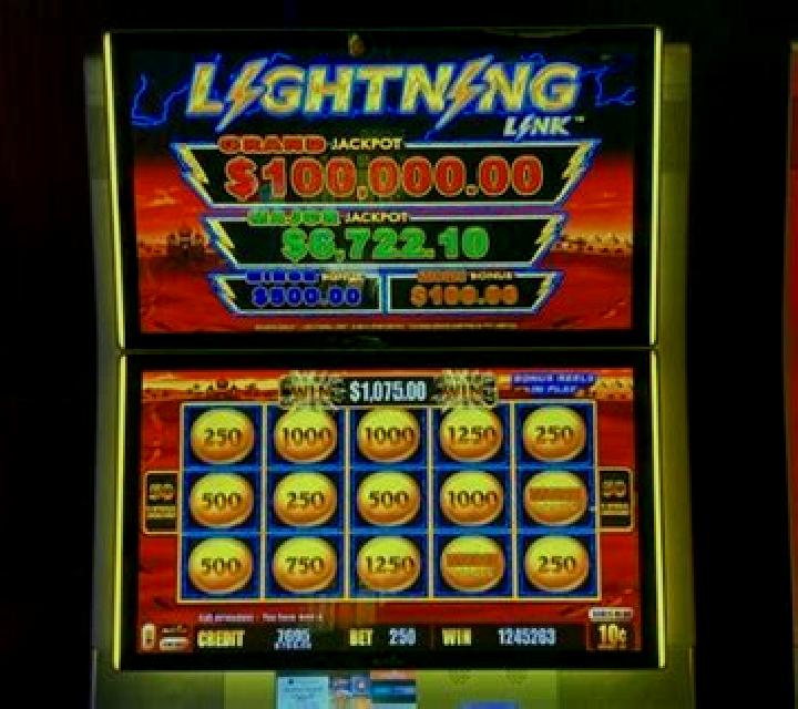 Grand Lightning Boost slot machine