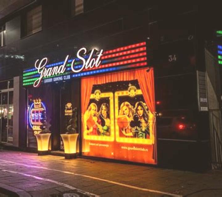 Grand slot