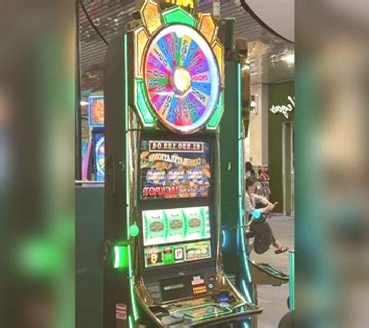 Green Machine Deluxe Vegas slot machine
