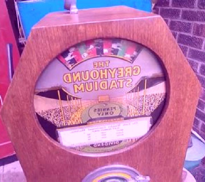 Greyhound Races slot machine