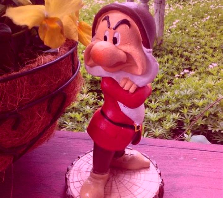 Grumpy Garden Gnomes slot