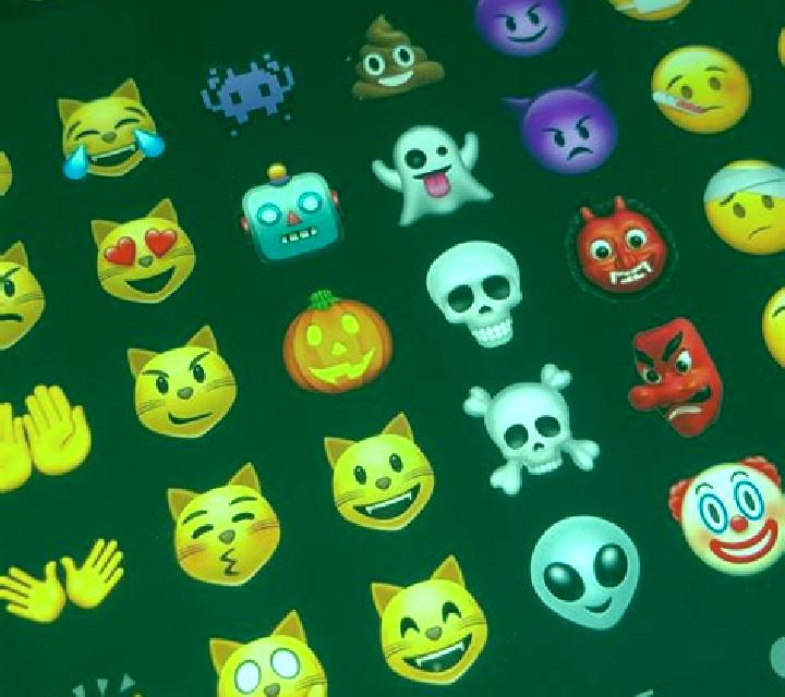 Halloween Emojis slot game
