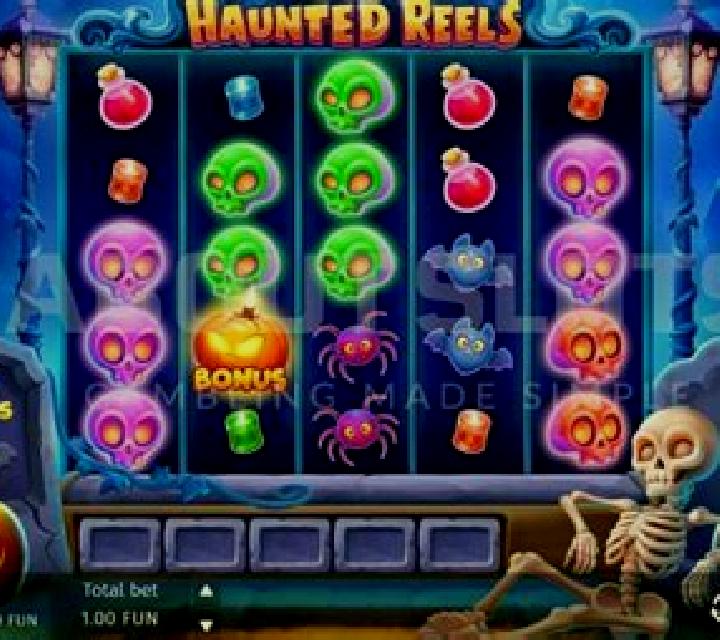 Halloween Reels slot game