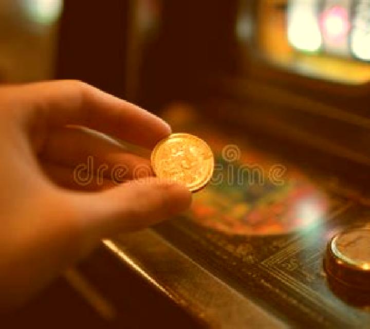Hand of Midas 2 slot machine
