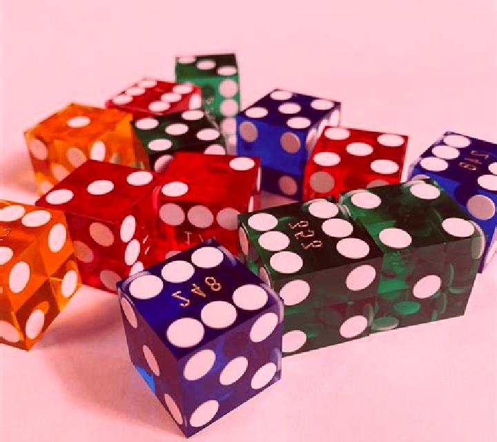 Happy Diamonds Dice slot game