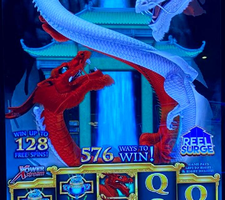 Hearts and Dragons slot machine