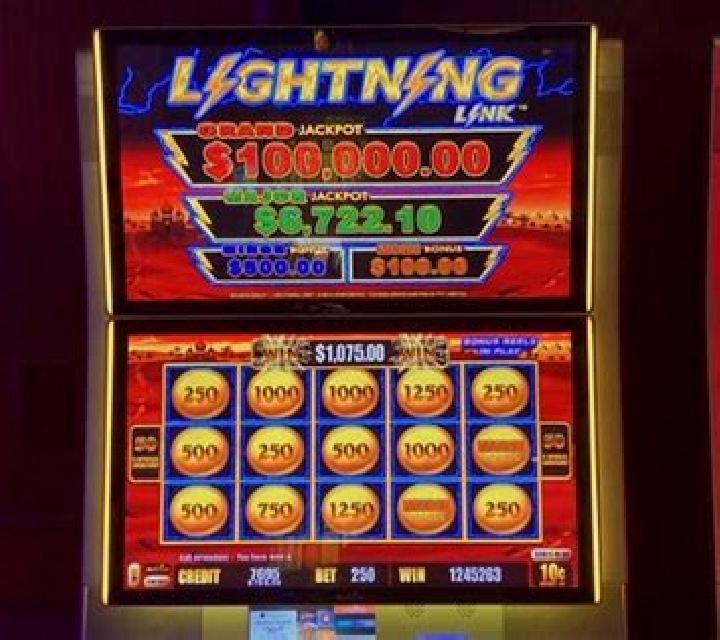 Heat Hit Hold ‘n’ Link slot machine