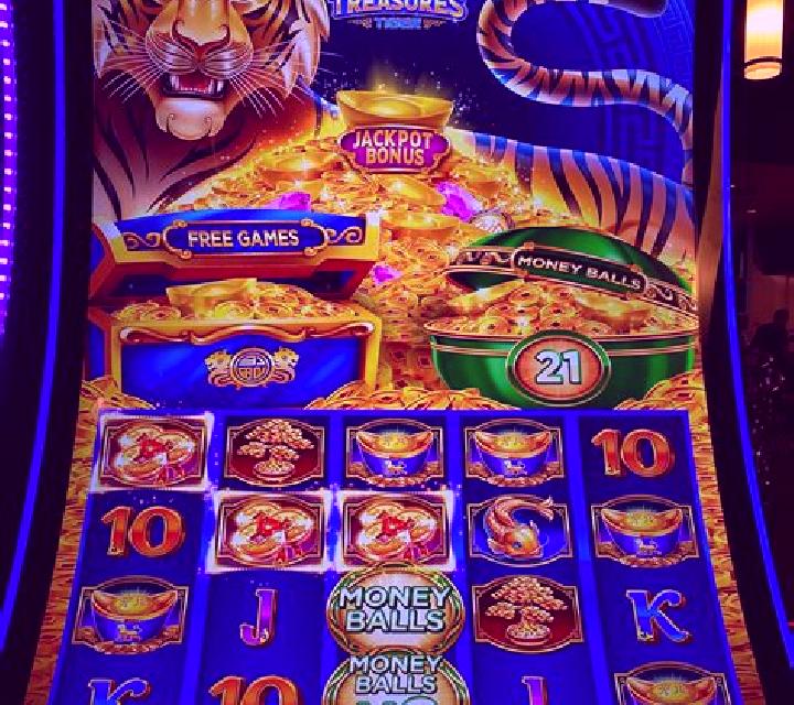 Hera s Treasure slot machine