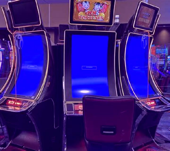 Hi-Lo 21 slot game
