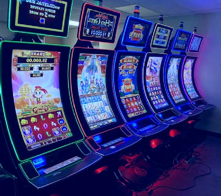 Hi-Lo (Coin Machine Gaming) slot machine