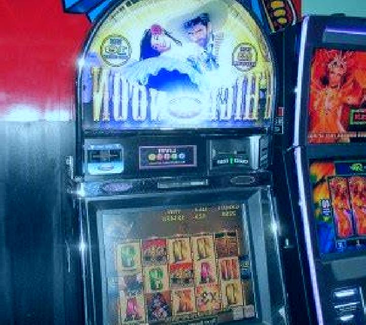High Noon slot machine