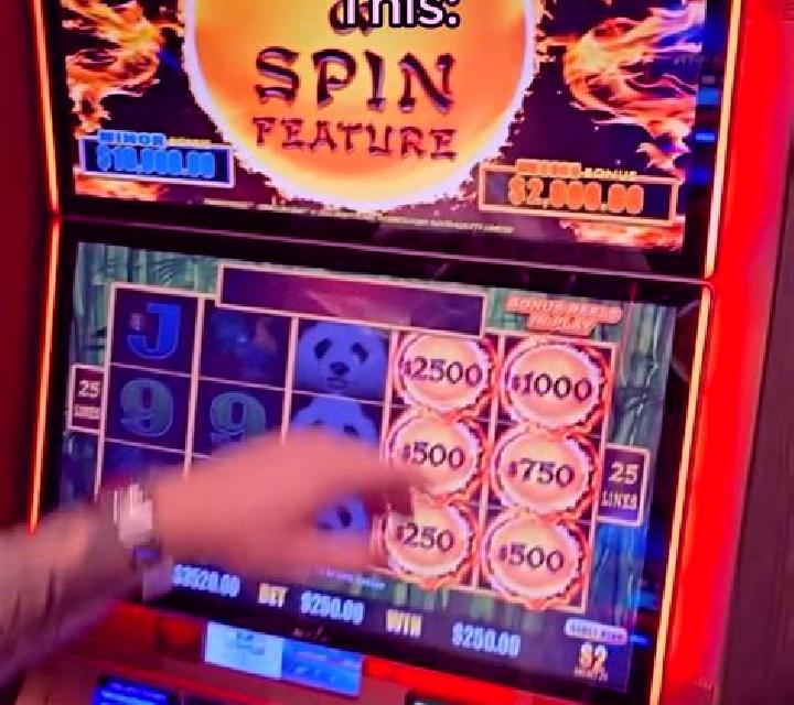 HiLo (Gamdom Originals) slot machine