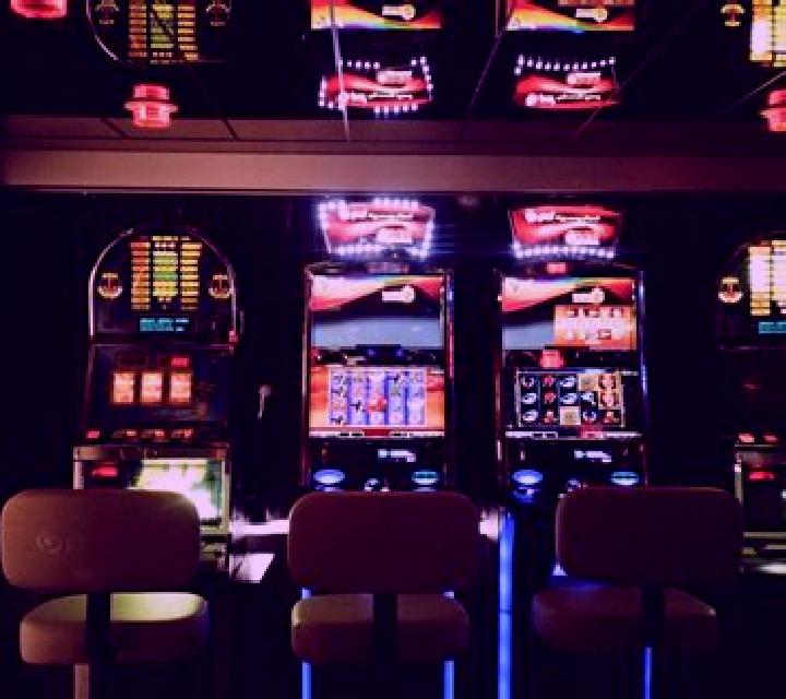 HILO (Orbital Gaming) slot