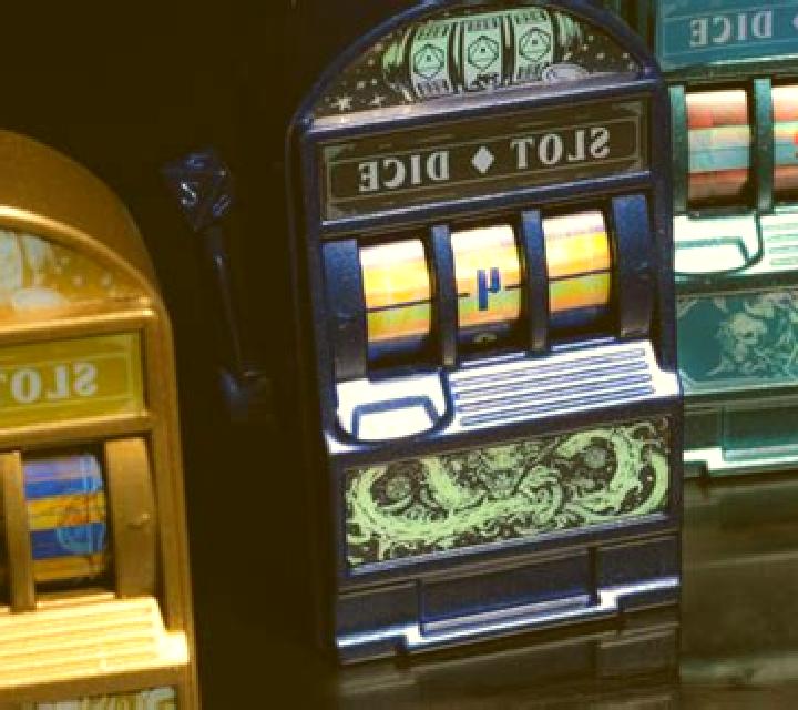Hit Line Dice slot game