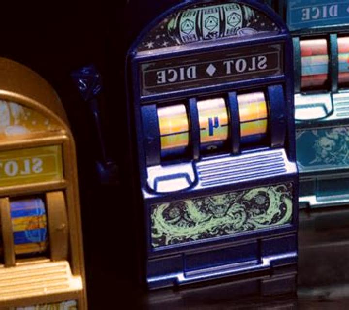 Hit Line Dice slot machine