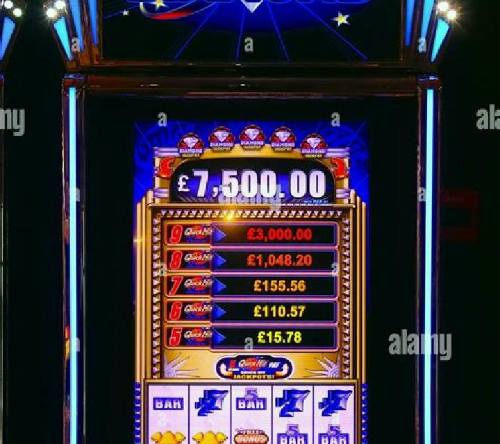 Hit The Diamond slot game