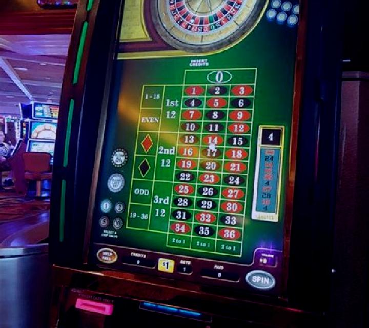 Hit the Top Roulette slot machine