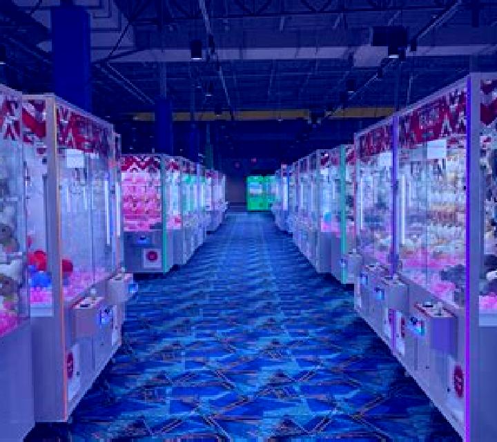 Hold and Win Claw slot machine