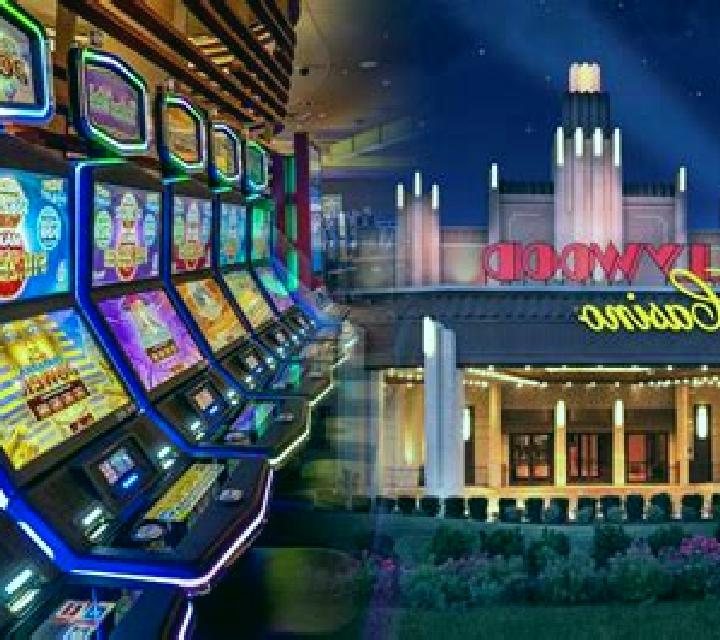 Holly slot machine