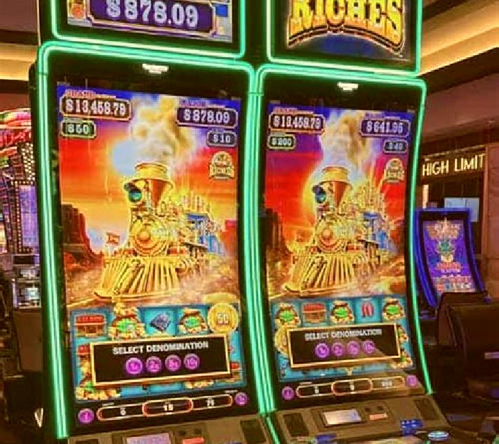 Hollywood Riches slot machine