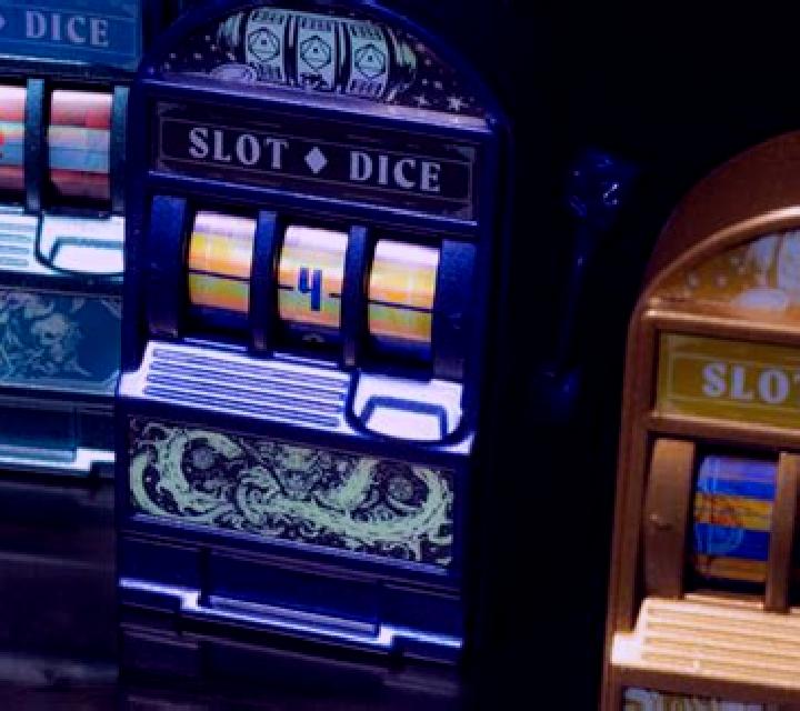 Hot Forties Dice slot machine