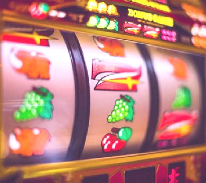 Hot Gold Take It or Build It slot machine