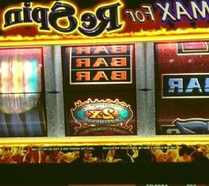 Hot Pot Wheel Respin slot machine
