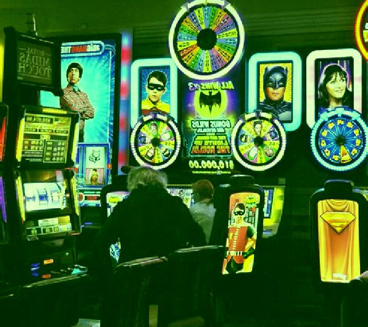 Hotlines 34 Street online slot