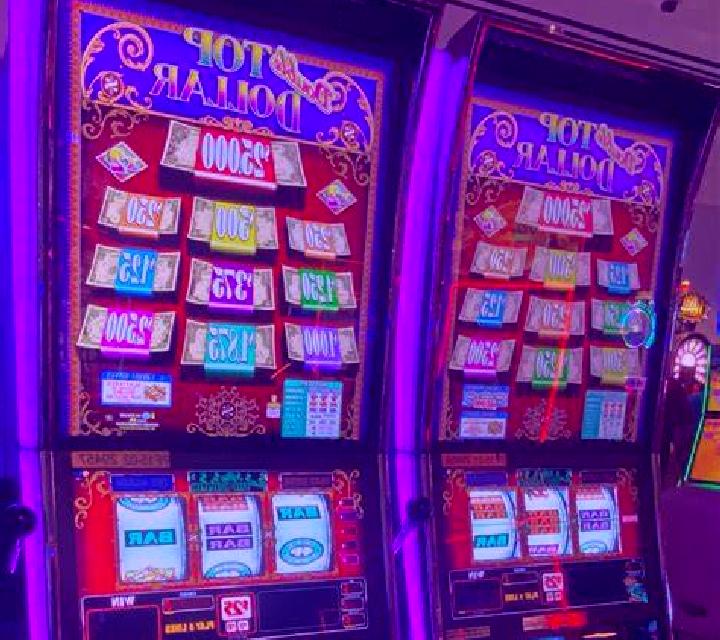 Huge Dollar slot game