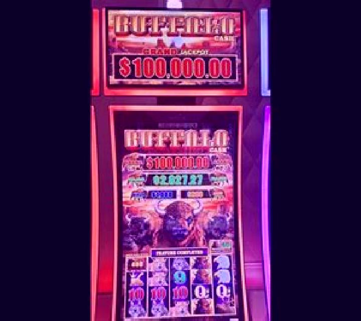 Hundreds person of Bull online slot
