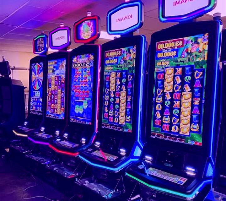 Imperial Wealth (Konami) slot machine