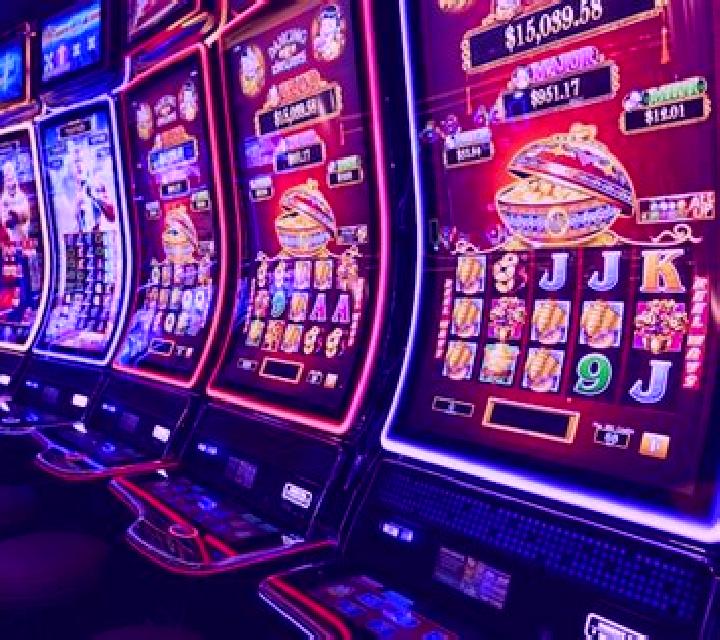 Infinite Fun Fun 21 Blackjack slot machine