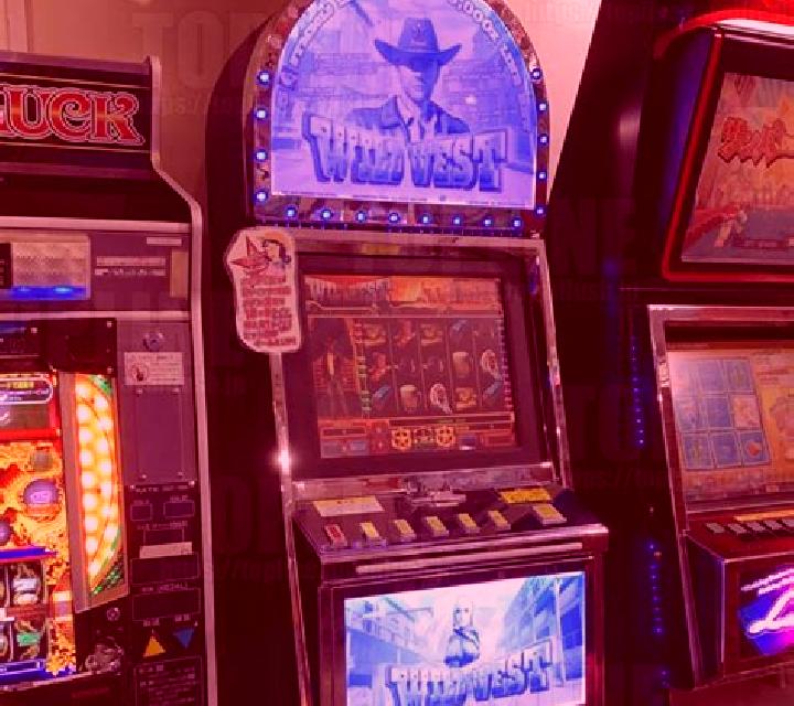 Infinity West slot machine