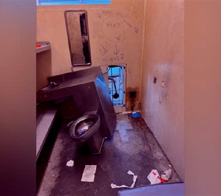 Inmate Outcuss slot