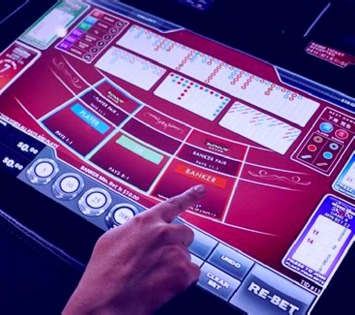 Instant Baccarat slot game