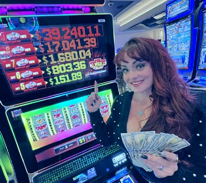 Instant Hi-Lo slot machine