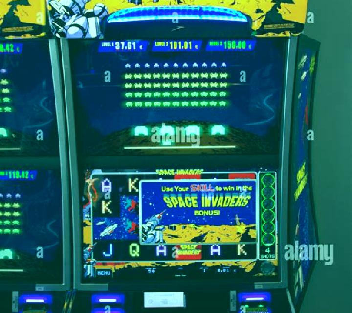 Invaders slot machine