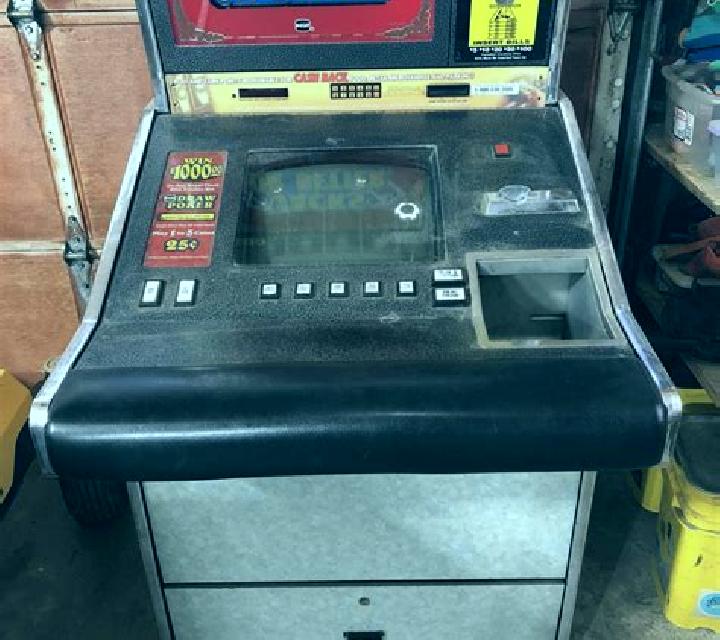 Jacks or better (FBM Digital Systems) slot machine