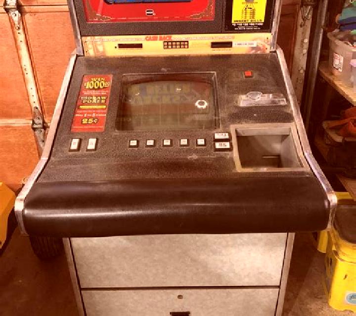 Jacks or Better Saloon slot machine