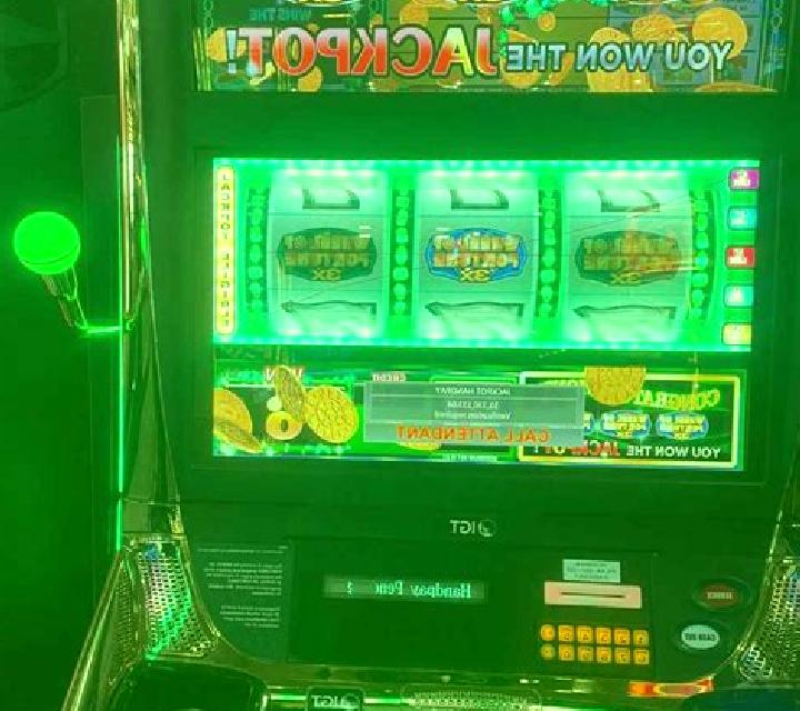 Jawbreaker slot machine