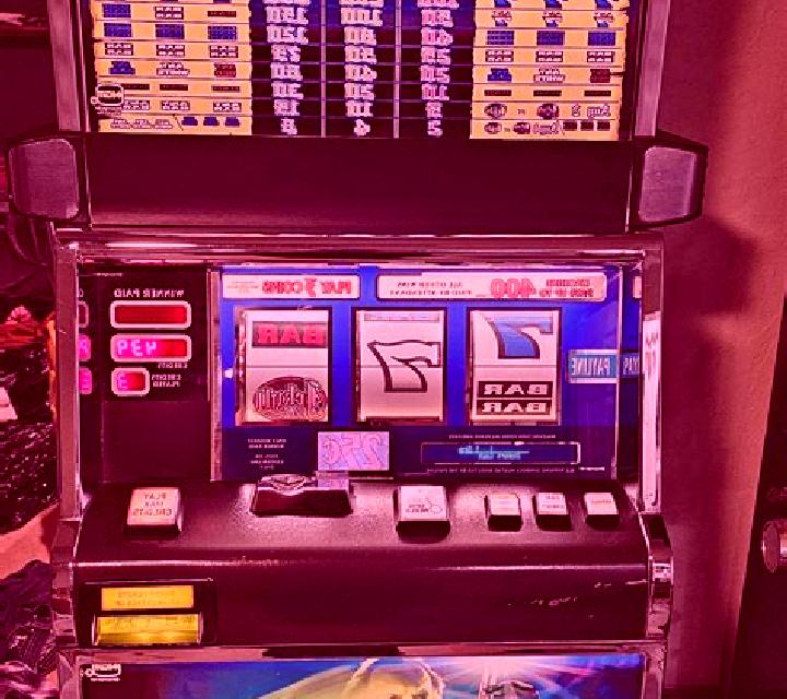 Jekyll & Hyde (ELYSIUM Studios) slot machine