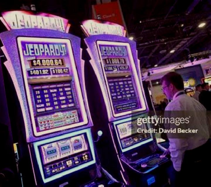 Jeopardy! slot machine